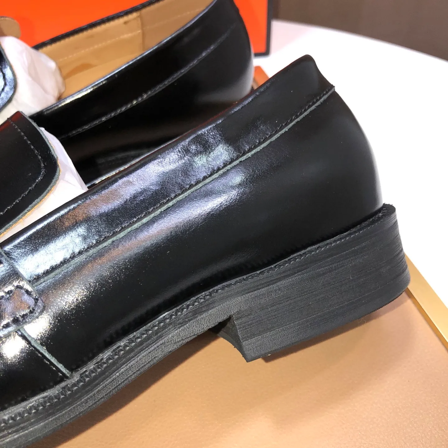 Men's Men's Shoes💰540💰[HERMES] (cowhide lining)🍀Italian top luxury🍀He does not pursue novel styles and gorgeous colors, but attracts the favor of successful men with his flawless, elegant and classic style. Formal leather shoes This very comfortable, simple and stable style allows you to easily match any style! The pattern is absolutely 1:1 refined from the original case, and we strive for excellence in materials, imported cowhide + cowhide lining💪💪💪extraordinary texture👍! .Code number: 39-45 (45 customized)